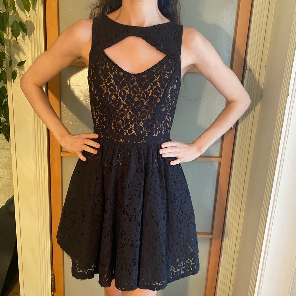 🫶🏼2/$30 Material Girl formal/party lace dress